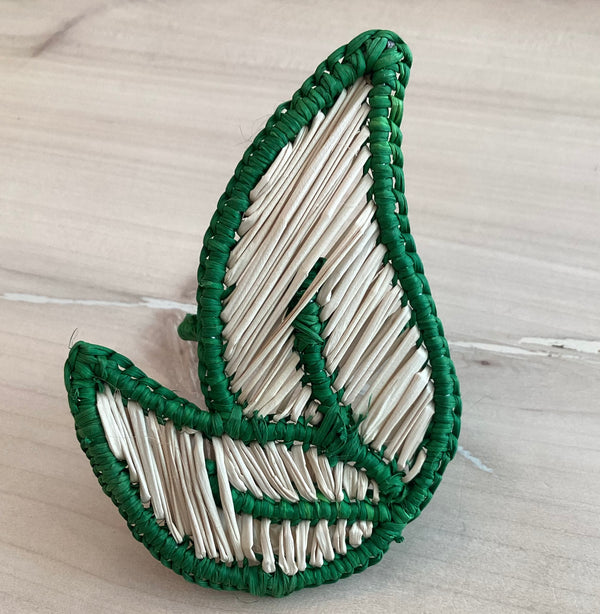 MYTO Design Ritual Leaf Border Napkin Ring Natural & Green