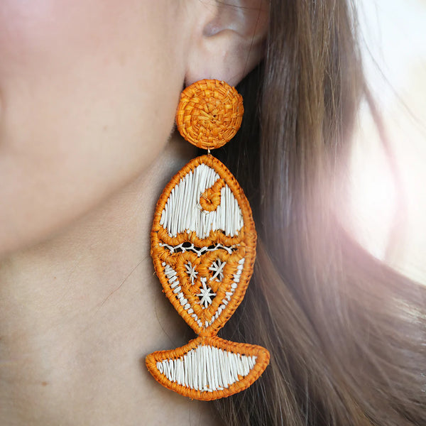 ASHA Rattan Fish Earring In Orange