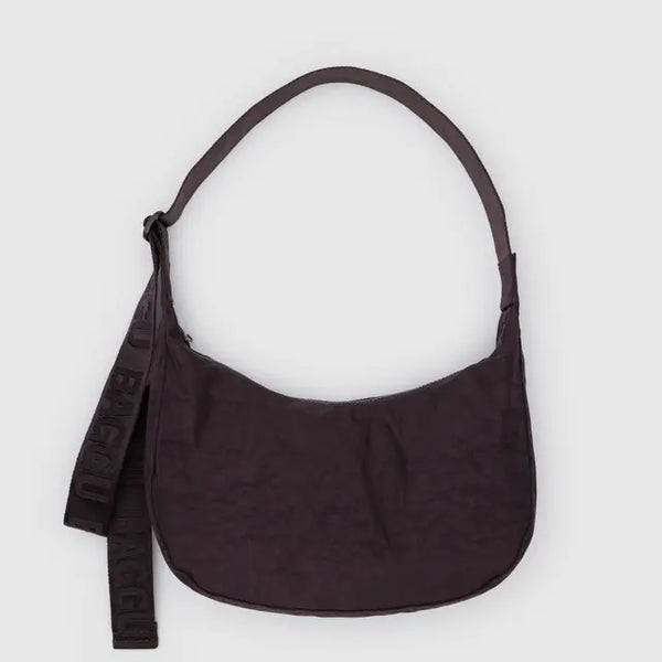 Baggu ミディアム クレッセントバッグ チョコレートプラム BAGGU Medium Nylon Crescent Bag - Chocolate Plum – Grove Online