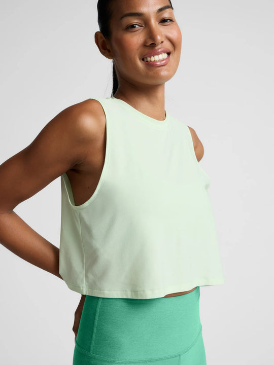 Beyond Yoga Featherweight Minimal Cropped Tank Airy Green Heather