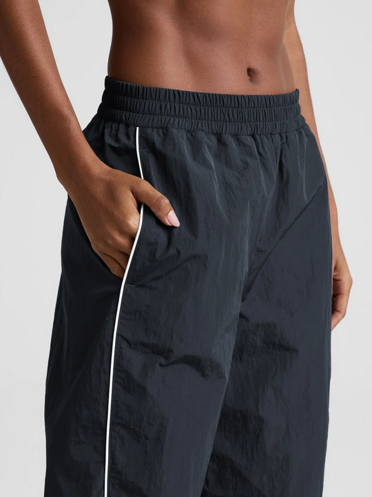 Beyond Yoga Limitless Mid Rise Barrel Leg Pant Nocturnal Navy