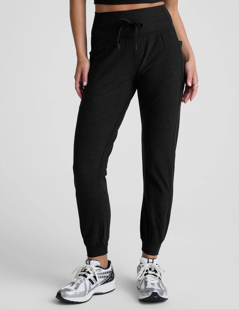 Beyond Yoga Spacedye Go Pocket Jogger Darkest Night