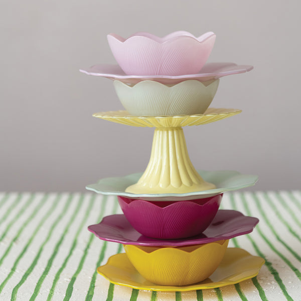 Hazel Mazel 8" Rd Glass Scalloped Plates