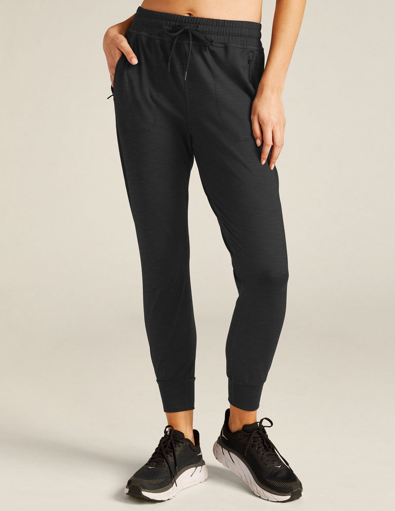 Beyond Yoga Heather Rib Street Jogger Black Heather