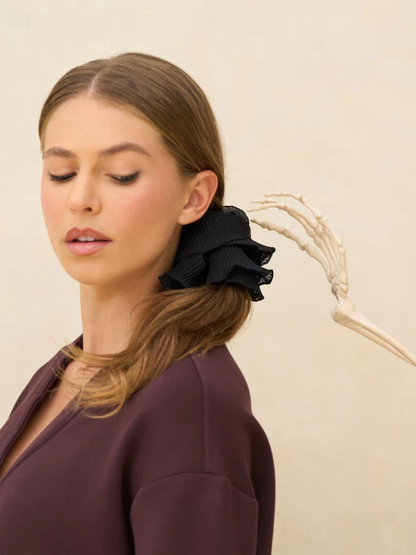 Kit.Sch Halloween Black Pleated Scrunchie