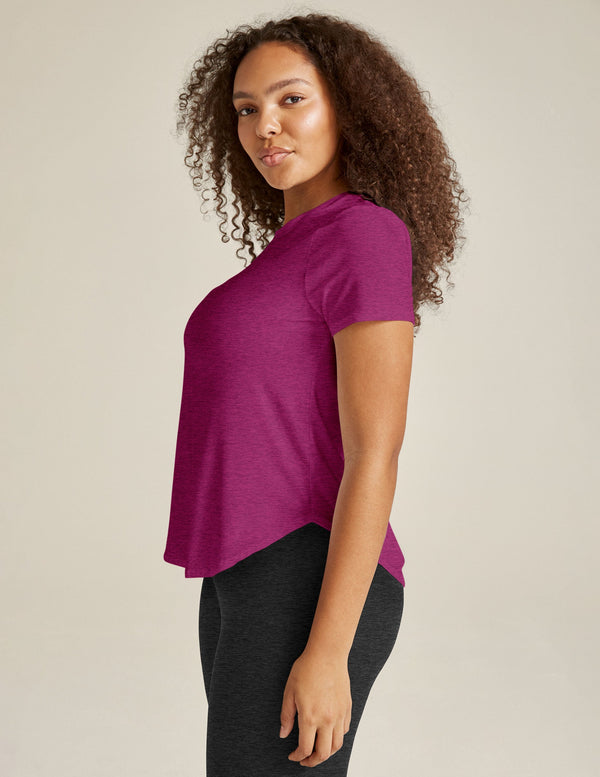 Beyond Yoga  Featherweight On The Down Low Tee Magenta Heather