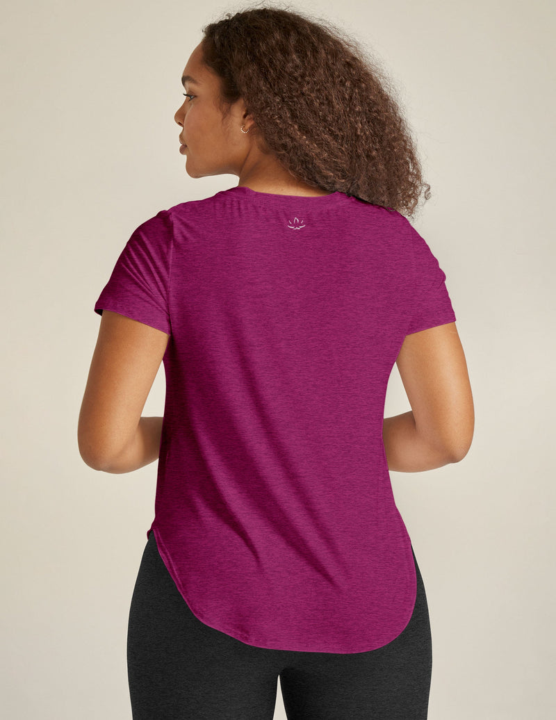 Beyond Yoga  Featherweight On The Down Low Tee Magenta Heather