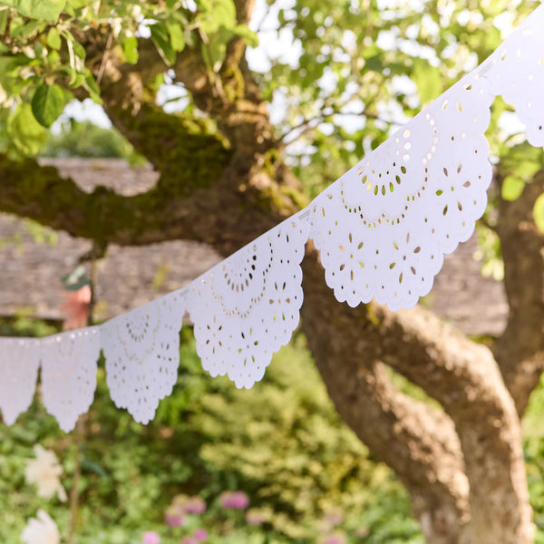 Meri Meri Broderie Anglaise Lace White Pennant Garland