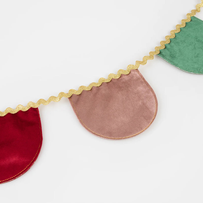 Meri Meri Velvet Scallop Garland