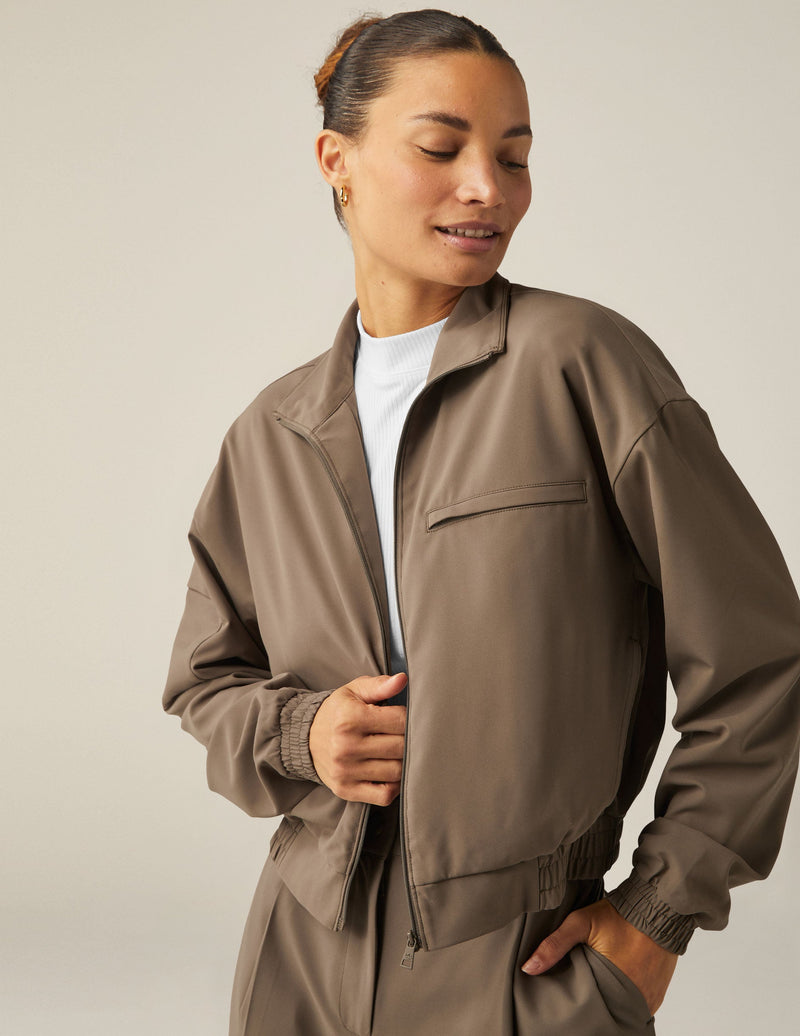 Beyond Yoga Status Pocket Sleeve Jacket Dune