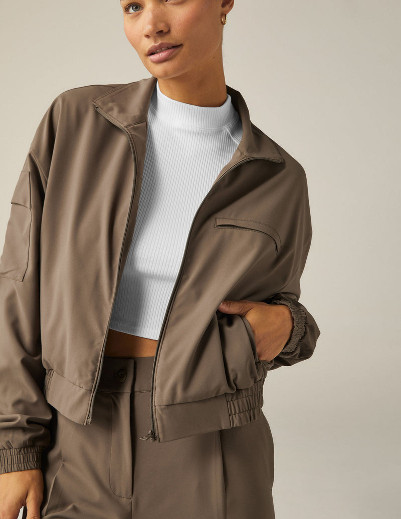 Beyond Yoga Status Pocket Sleeve Jacket Dune