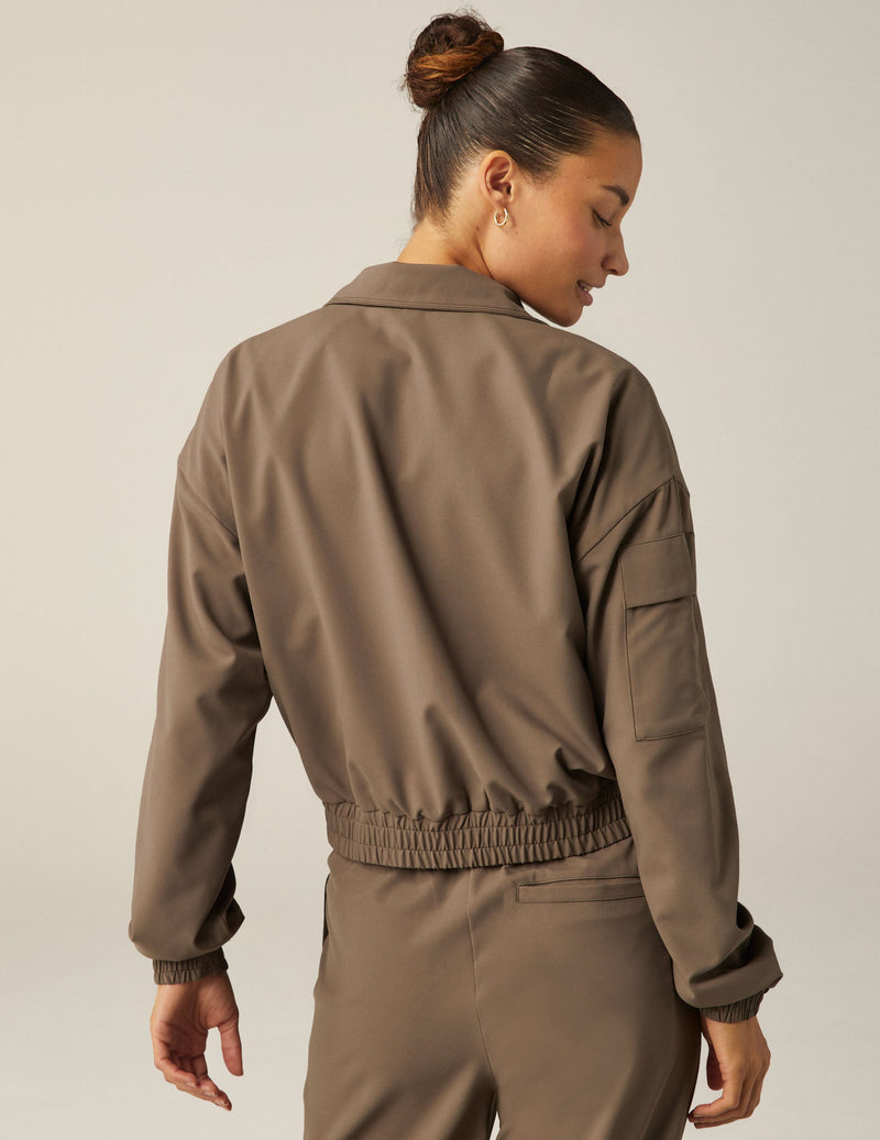 Beyond Yoga Status Pocket Sleeve Jacket Dune