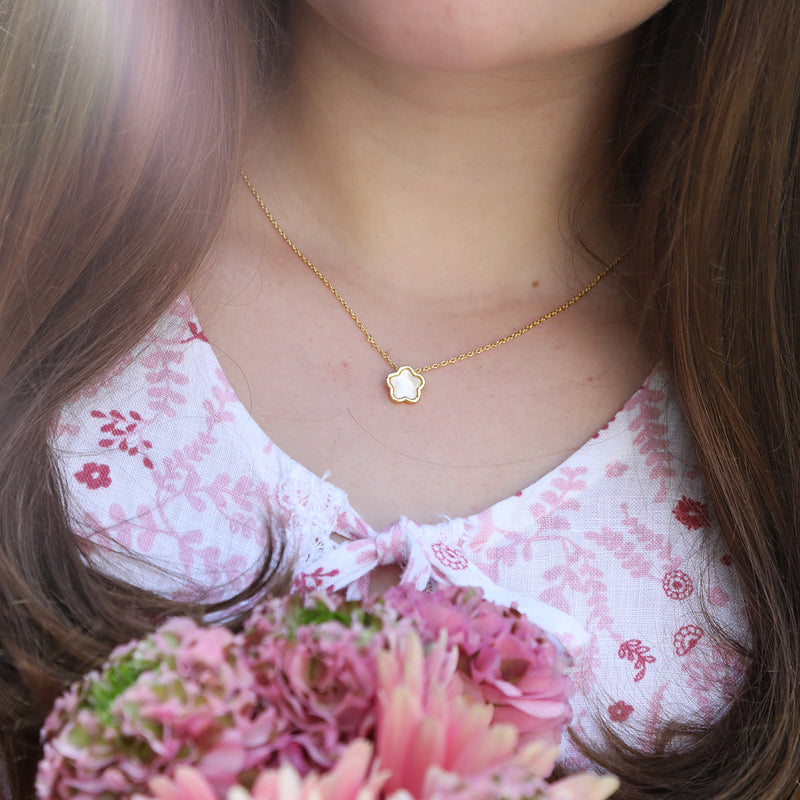 ASHA Petite Lilia Necklace W/ 8Mm Mother Of Pearl Flower Charm, 16" Florence Style Chain- .04Mm Width & 1.5Mm Balls & Adjustable Ring To Make 15"