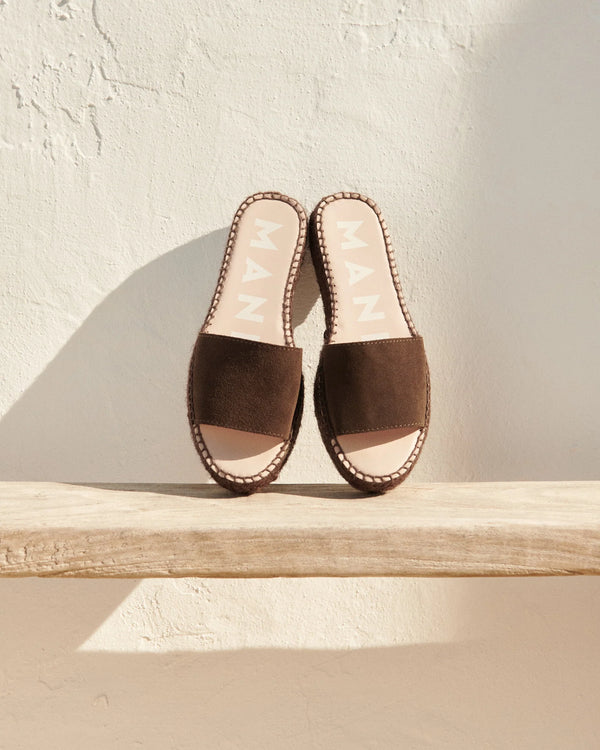 Manebi double sole slides cocoa on tone suede; hamptons