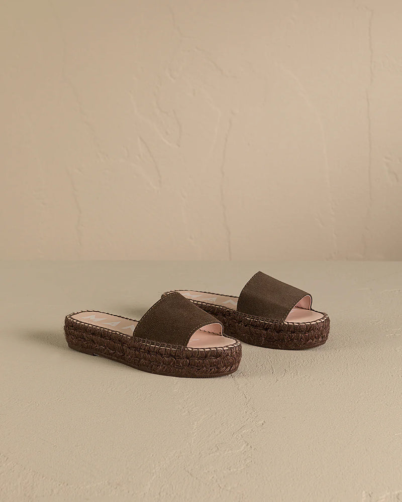 Manebi double sole slides cocoa on tone suede; hamptons