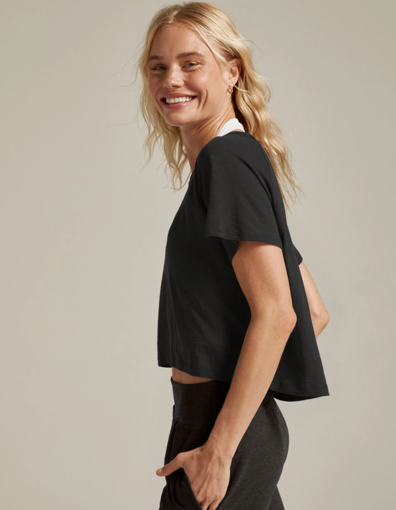 Beyond Yoga Signature High Low Cropped Tee Black