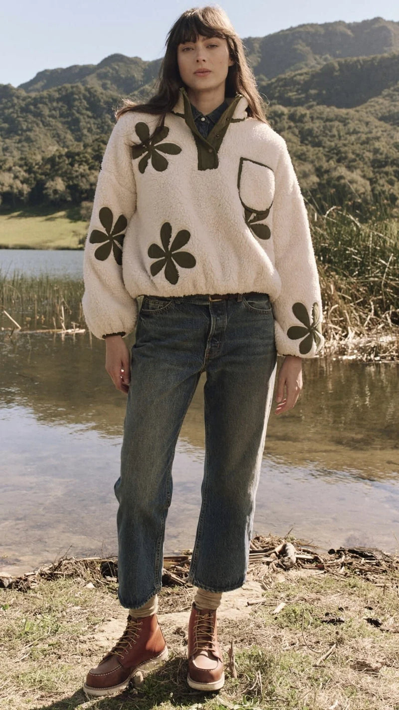 The Great The Patch Pocket Countryside Pullover W/ Daisy App Cream with Army