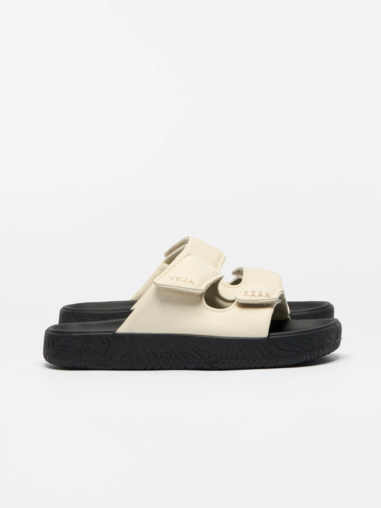 VEJA Etna Bold Leather Cashew