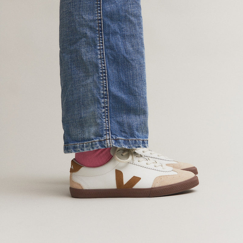 VEJA Volley O.T. Leath White_Tent_Bark
