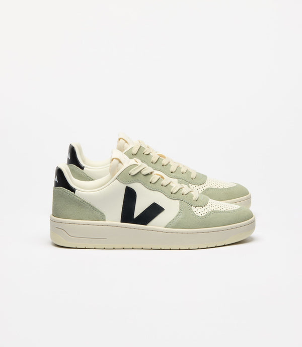 VEJA V-10 Leather Pure Black Clay