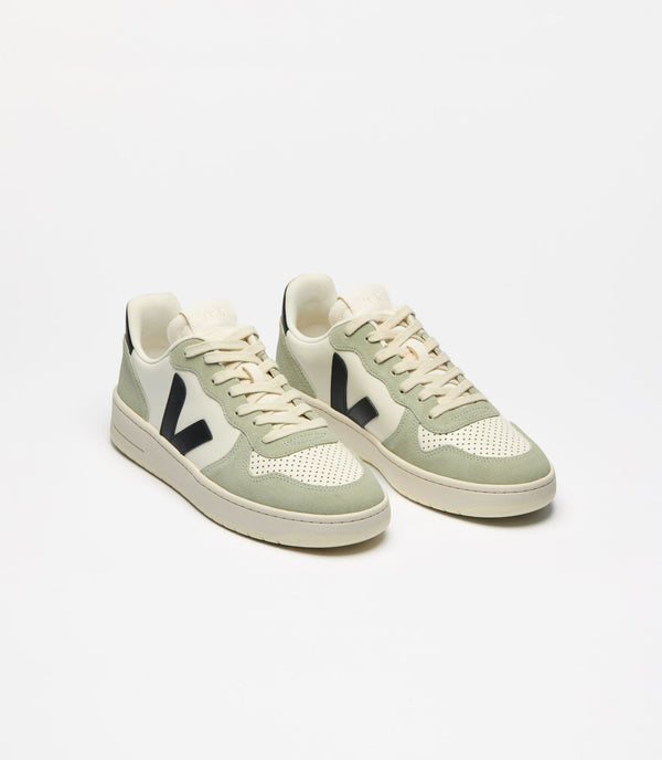 VEJA V-10 Leather Pure Black Clay