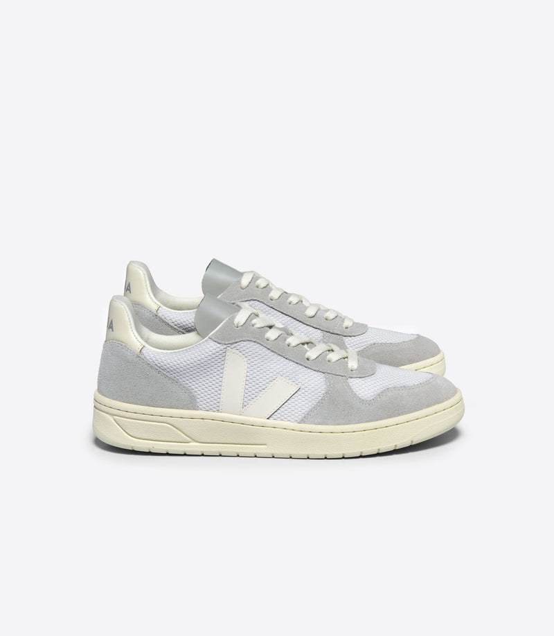 VEJA V-10 Alveomesh Light-Grey_Pierre