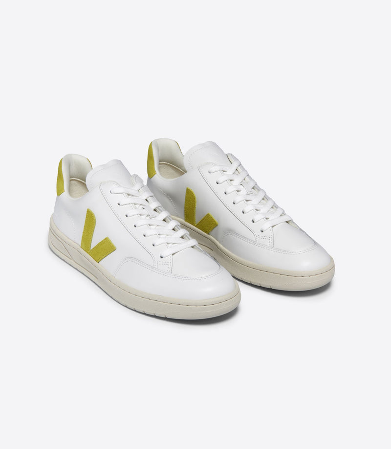 Veja Fair Trade V-12 Leather Extra White Liquor