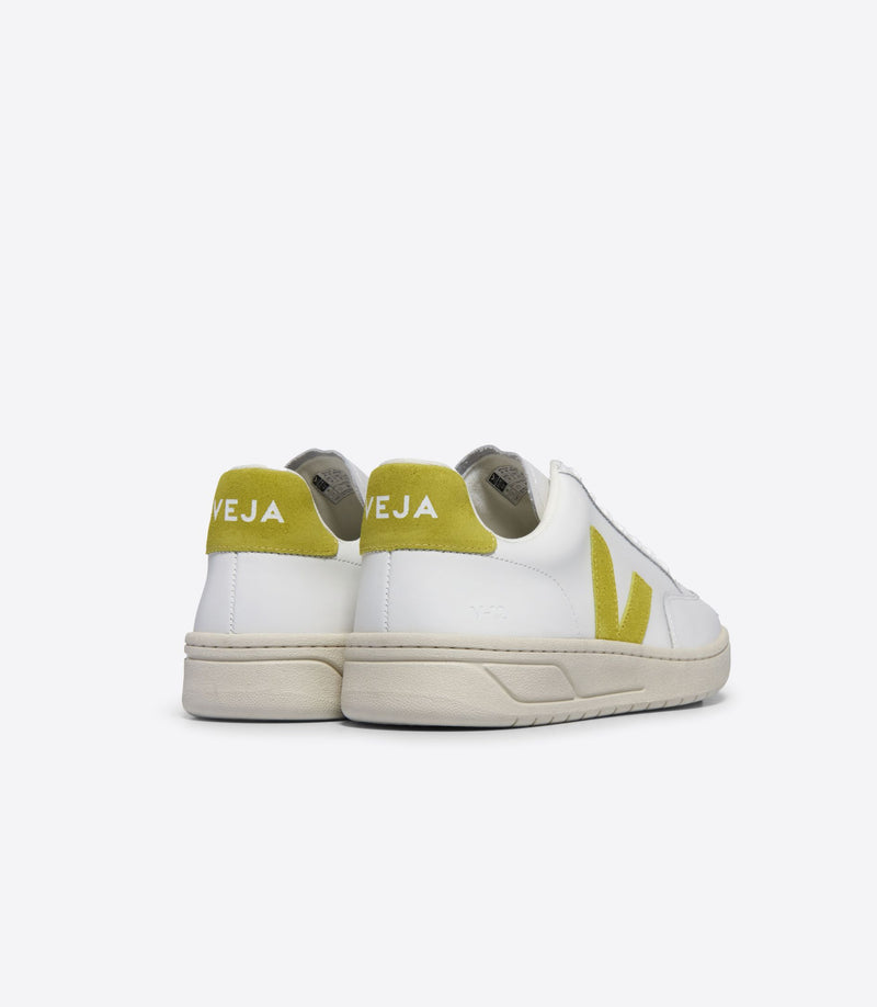 Veja Fair Trade V-12 Leather Extra White Liquor