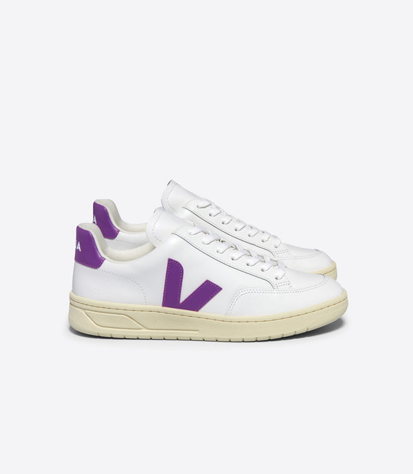 Veja Fair Trade V-12 Leather Extra White Cosmos