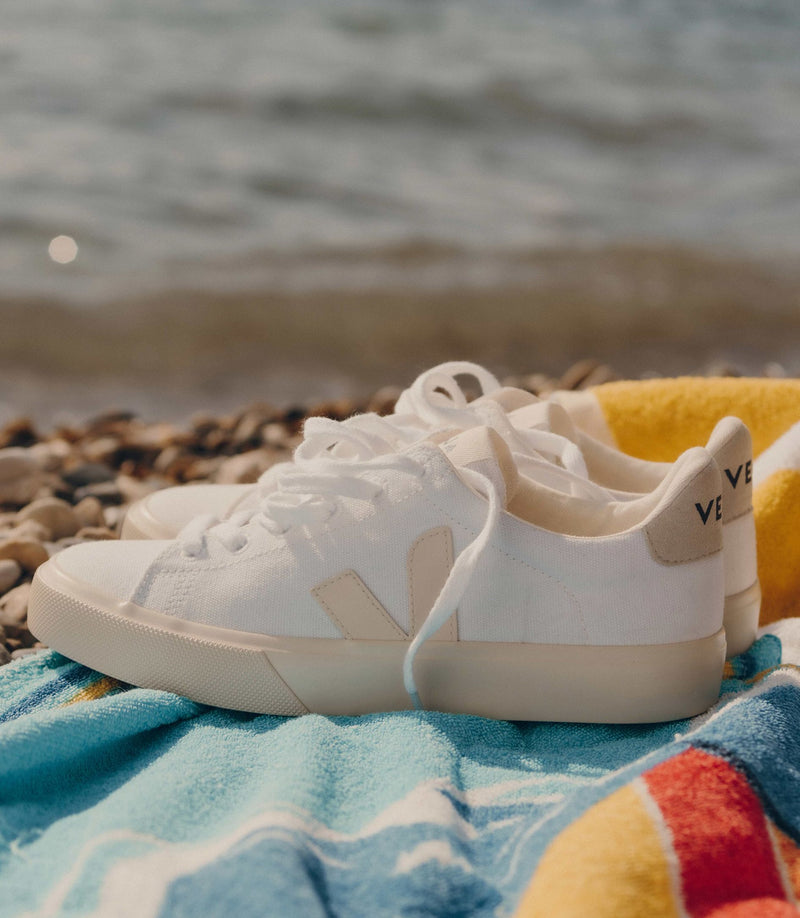 VEJA Campo Canvas White Pierre