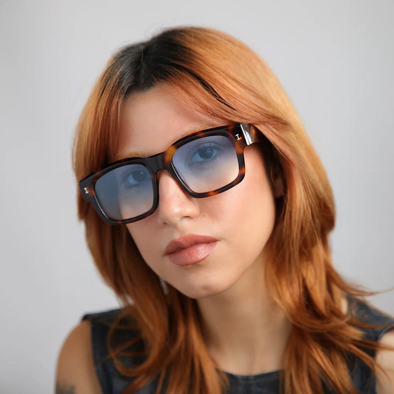 illesteva Vito Havana w/ Blue Gradient See Through