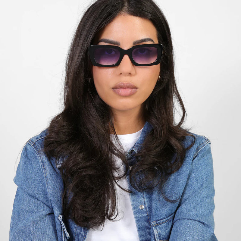 illesteva Wilson Black w/ Purple Flat Gradient