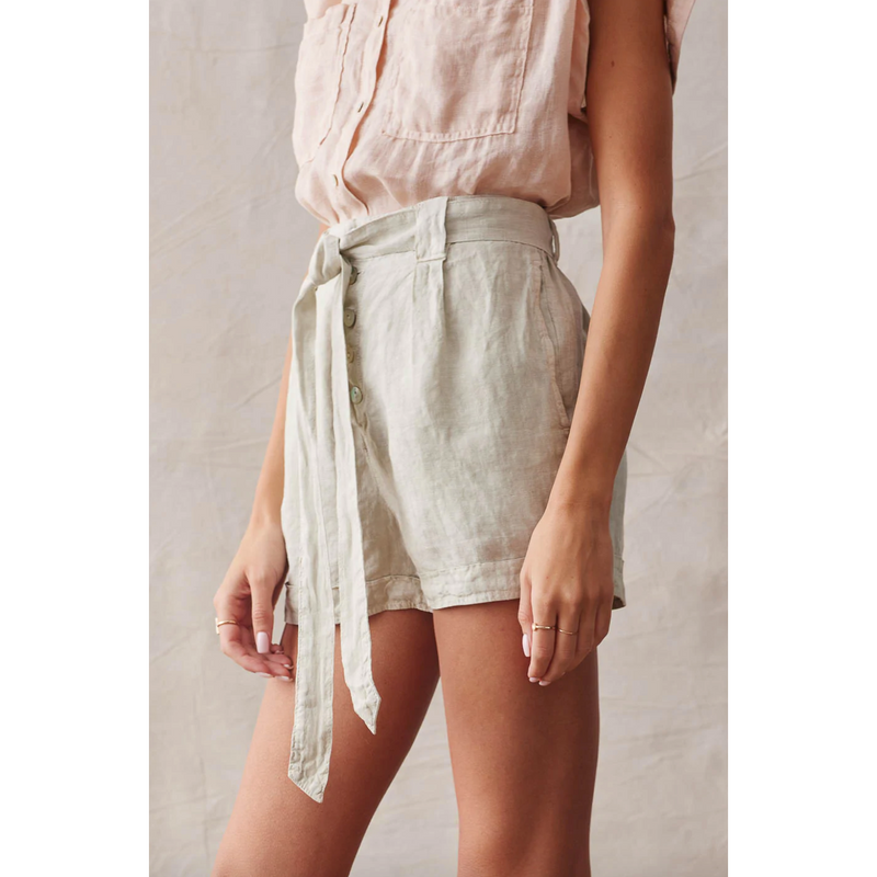 Bella Dahl This Is Love Front Pleated Short - Sea Shell