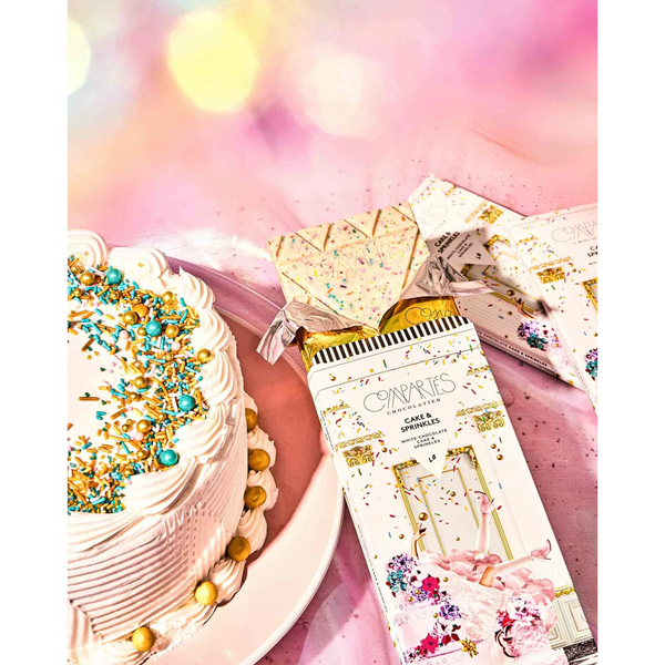 Compartes White Birthday Cake Cake & Sprinkles